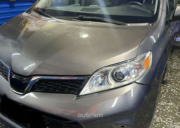 Toyota Sienna 2018 — լուսանկար 4