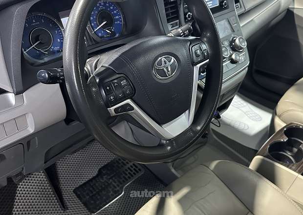 Toyota Sienna 2018 — լուսանկար 7