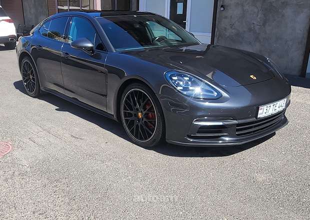 Porsche Panamera 2018 — photo 2