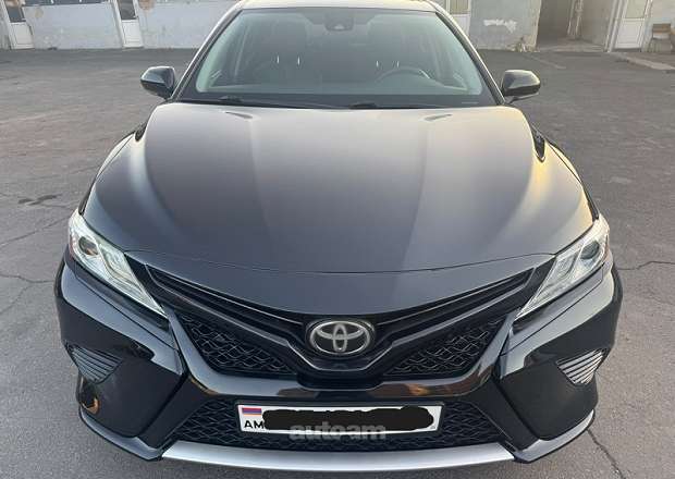 Toyota Camry 2020 — լուսանկար 1