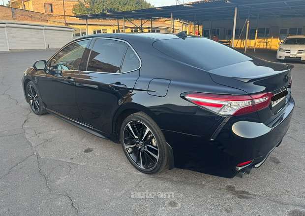 Toyota Camry 2020 — լուսանկար 5