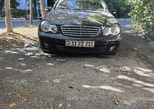 Mercedes-Benz C 240 2005 — լուսանկար 1