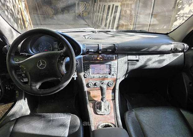Mercedes-Benz C 240 2005 — լուսանկար 7