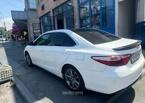 Toyota Camry 2015 — фото 1