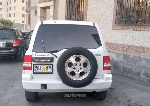 Mitsubishi Pajero 2000 — photo 4
