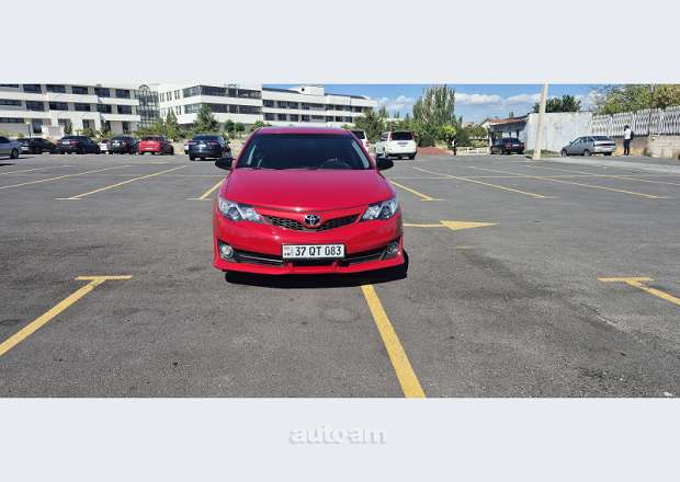 Toyota Camry 2013 — լուսանկար 1