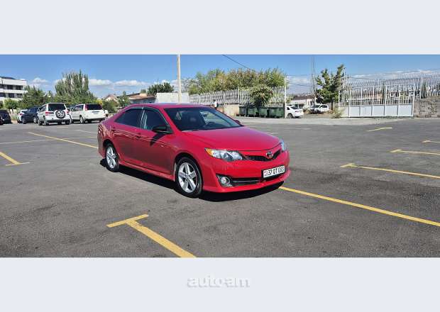 Toyota Camry 2013 — լուսանկար 2