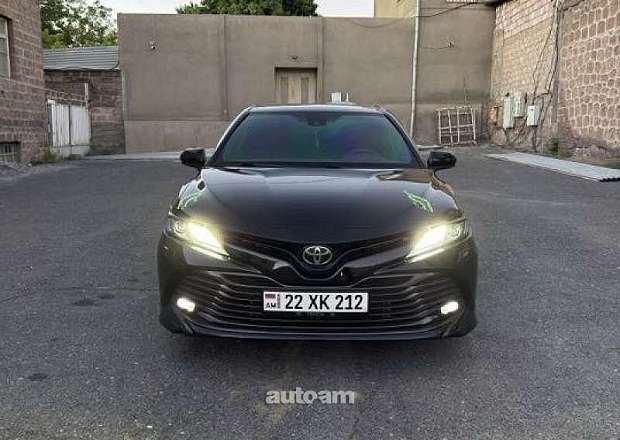 Toyota Camry 2020 — լուսանկար 1