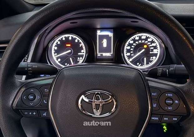 Toyota Camry 2020 — լուսանկար 13