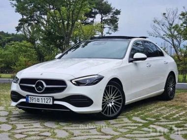 Mercedes-Benz C 300  2024 