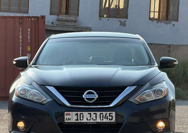Nissan Altima 2018 — фото 1