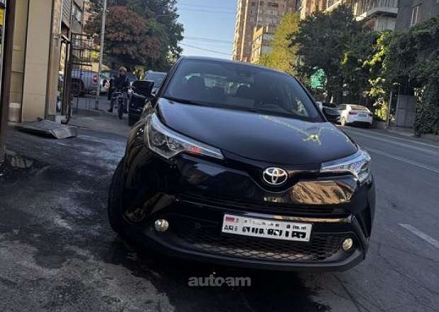 Toyota C-HR 2018 — լուսանկար 1