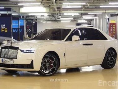 Rolls Royce Ghost  2025 