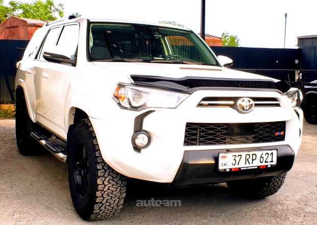 Toyota 4-Runner 2020 — լուսանկար 13