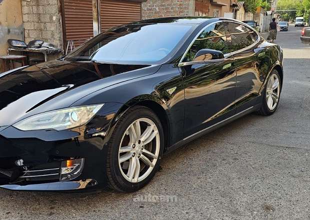 Tesla Model S 2015 — photo 2
