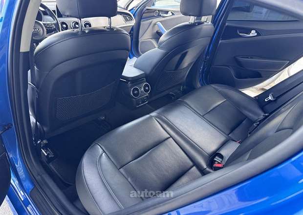 Kia Stinger 2019 — լուսանկար 13