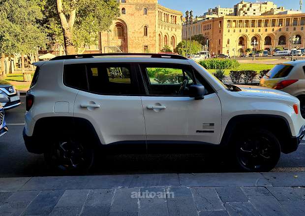 Jeep Renegade 2021 — լուսանկար 3
