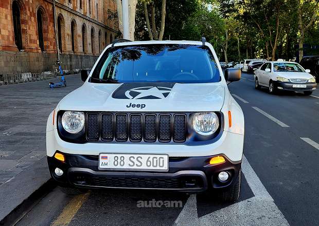 Jeep Renegade 2021 — լուսանկար 1