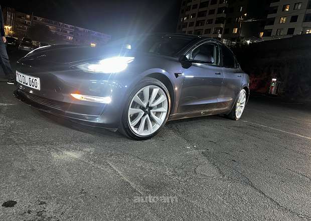Tesla Model 3 2018 — լուսանկար 15