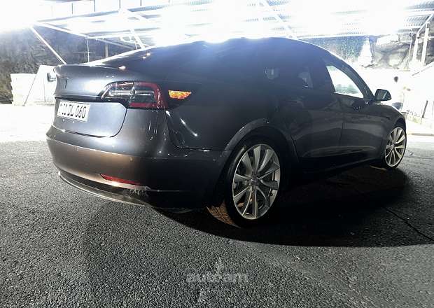 Tesla Model 3 2018 — լուսանկար 14