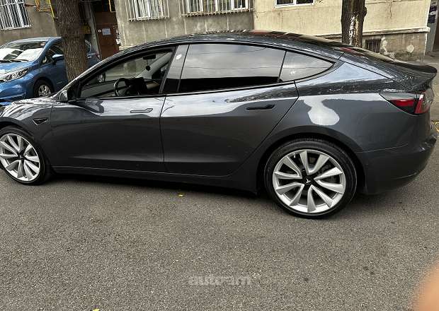 Tesla Model 3 2018 — լուսանկար 2