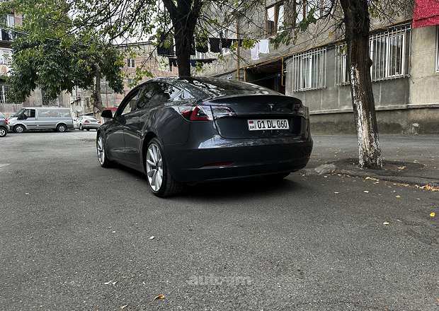 Tesla Model 3 2018 — լուսանկար 10