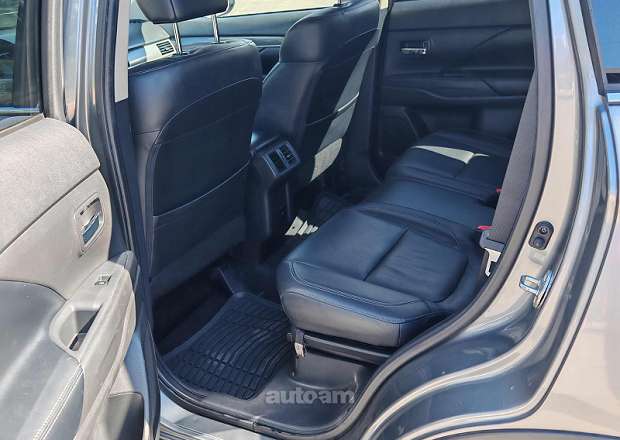 Mitsubishi Outlander 2020 — լուսանկար 15