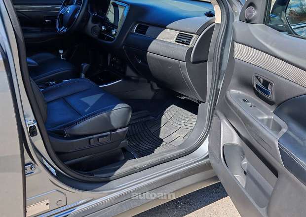 Mitsubishi Outlander 2020 — լուսանկար 14