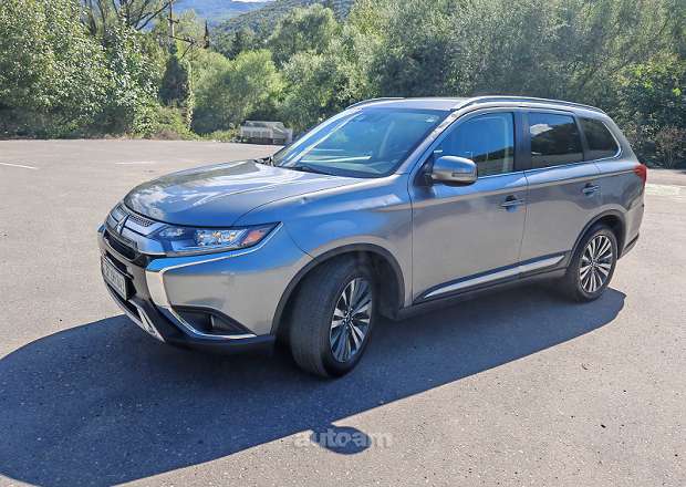 Mitsubishi Outlander 2020 — լուսանկար 2
