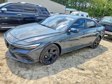 Hyundai Elantra  2026 