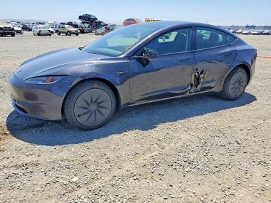 Tesla Model 3  2026 