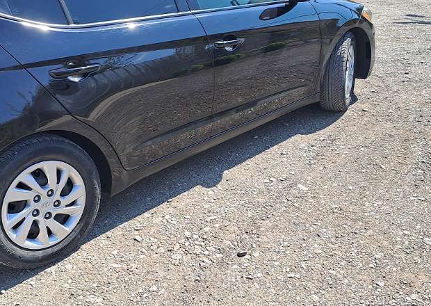 Hyundai Elantra 2018 — լուսանկար 10