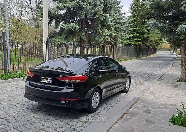 Hyundai Elantra 2018 — լուսանկար 5