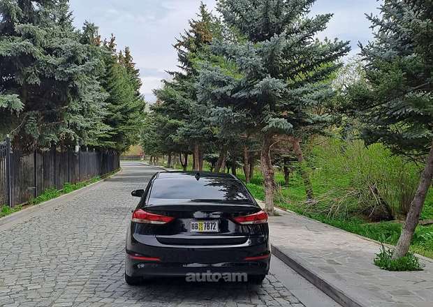 Hyundai Elantra 2018 — լուսանկար 4