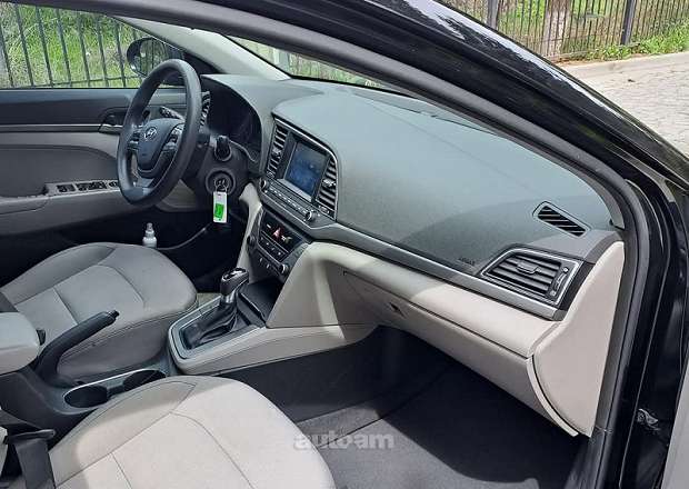 Hyundai Elantra 2018 — լուսանկար 2
