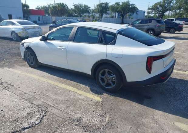 Kia K4