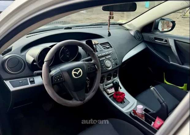 Mazda 3 2010 — լուսանկար 1