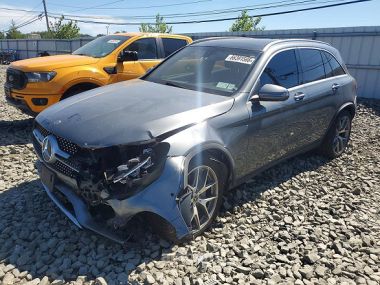 Mercedes-Benz GLC 300  2021 