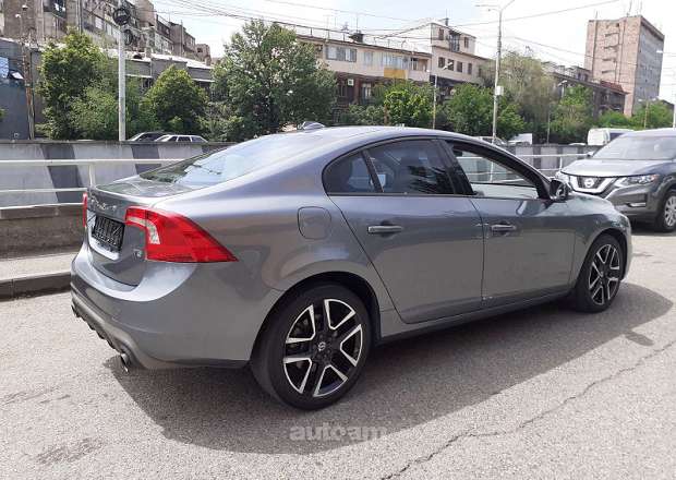 Volvo S60 2017 — фото 1