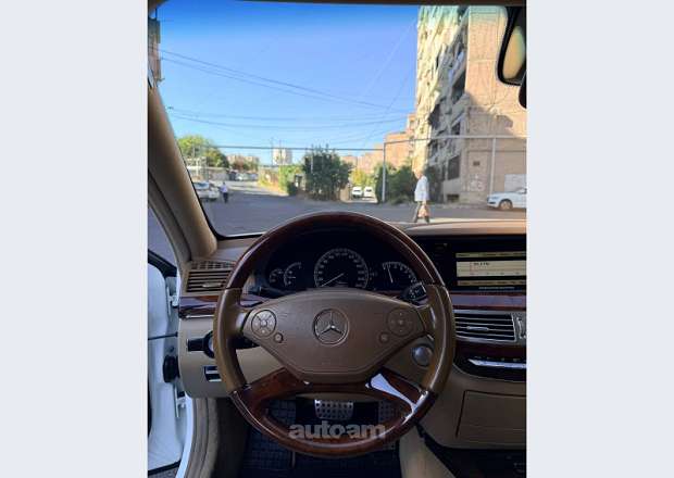 Mercedes-Benz S 500 2010 — photo 10