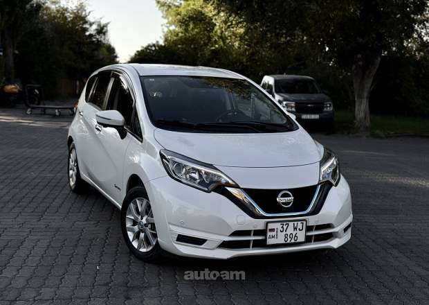 Nissan Note 2018 — լուսանկար 2