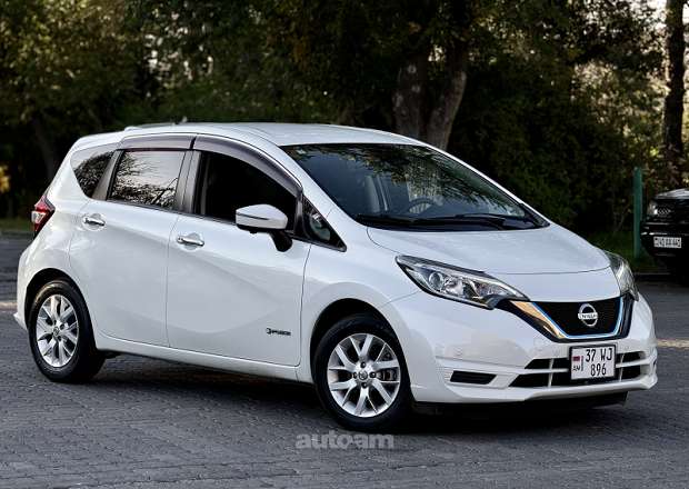 Nissan Note 2018 — լուսանկար 1