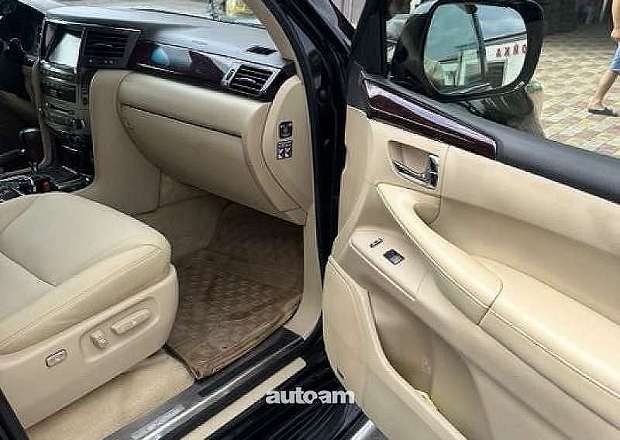 Lexus LX 570