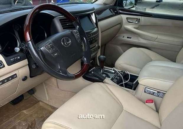 Lexus LX 570