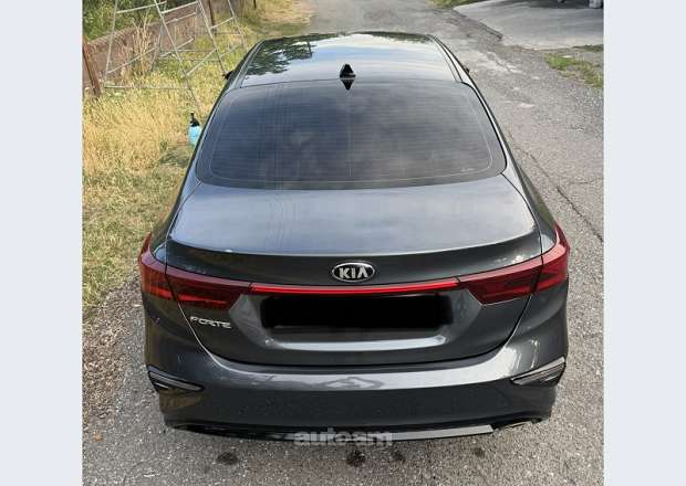 Kia Forte 2020 — լուսանկար 14