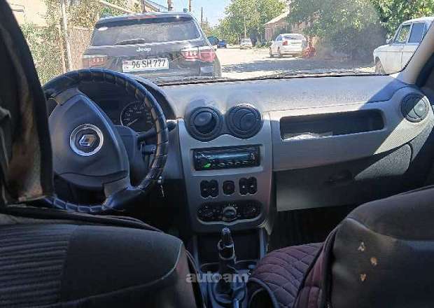 Renault Logan 2010 — photo 5