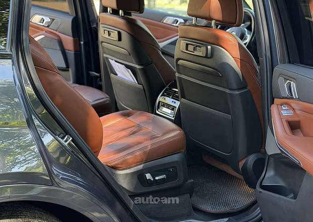 BMW X7 2021 — photo 12