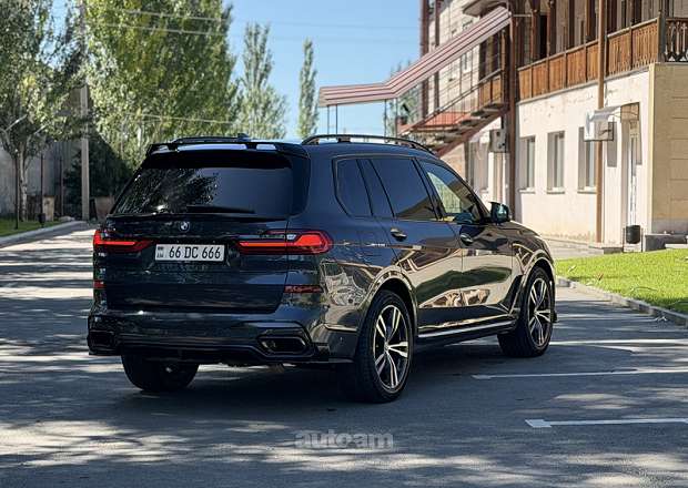 BMW X7 2021 — photo 4
