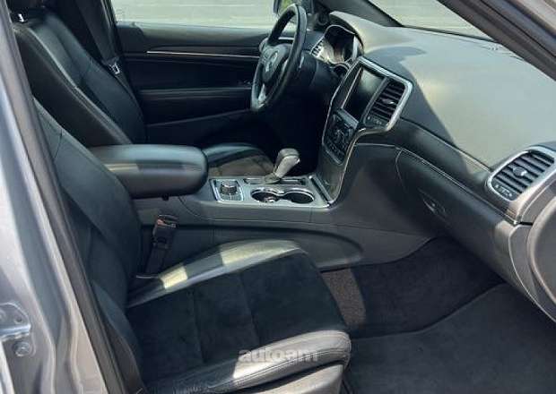 Jeep Grand Cherokee 2017 — լուսանկար 10