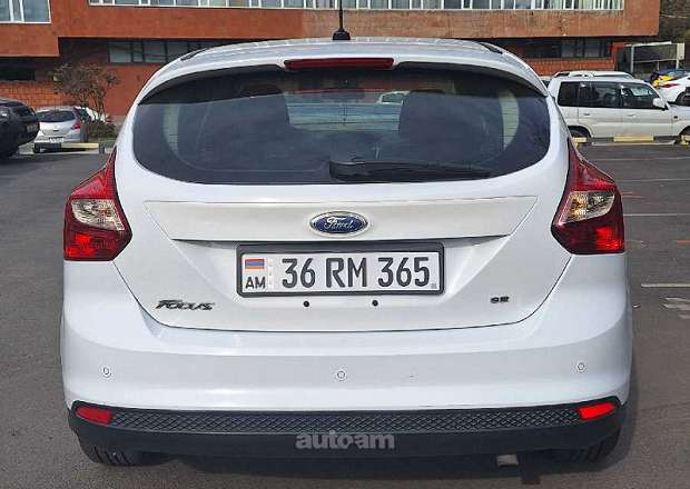 Ford Focus 2013 — լուսանկար 8